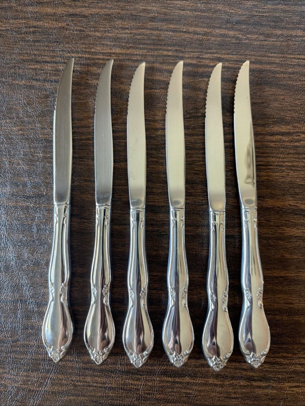 Set of 6 Oneida Community Chatelaine Stainless Hollow Handle Steak Knives 9-1/8"
